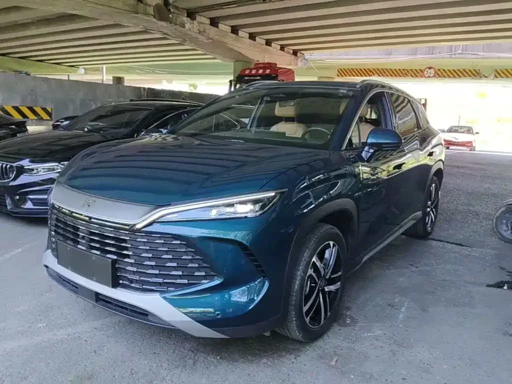 BYD L DM-i — фото 1