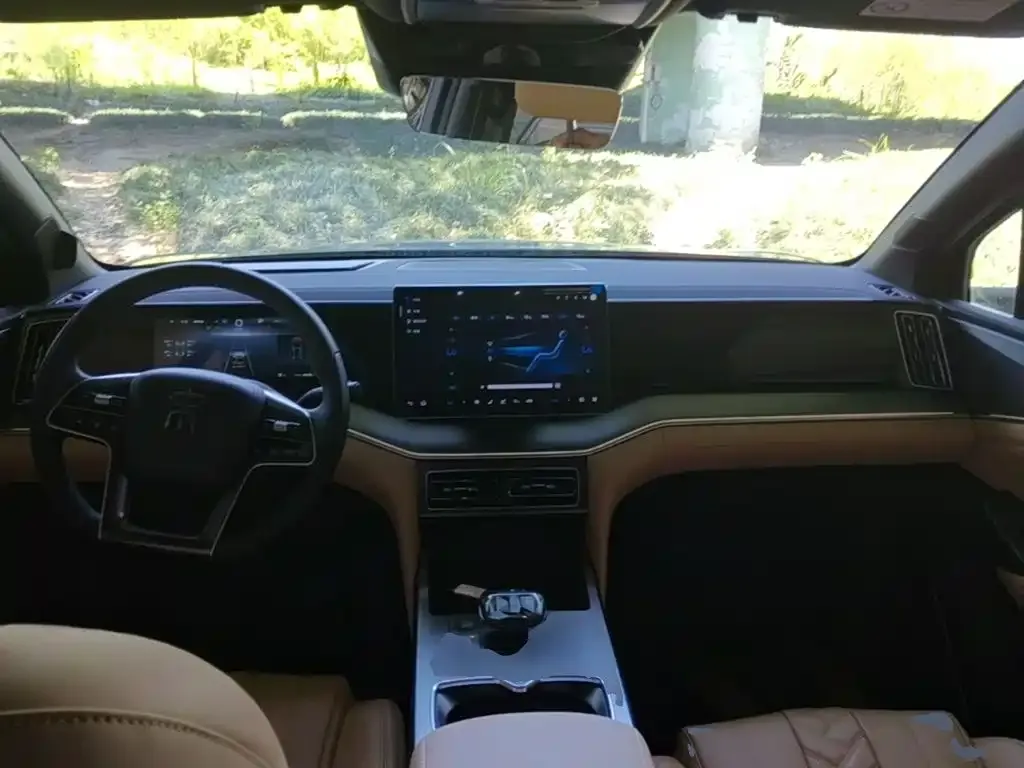 BYD L DM-i — фото 3