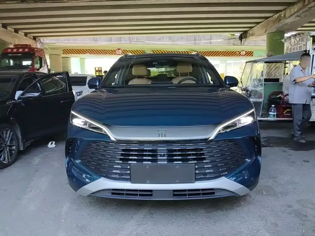 BYD L DM-i — фото 10