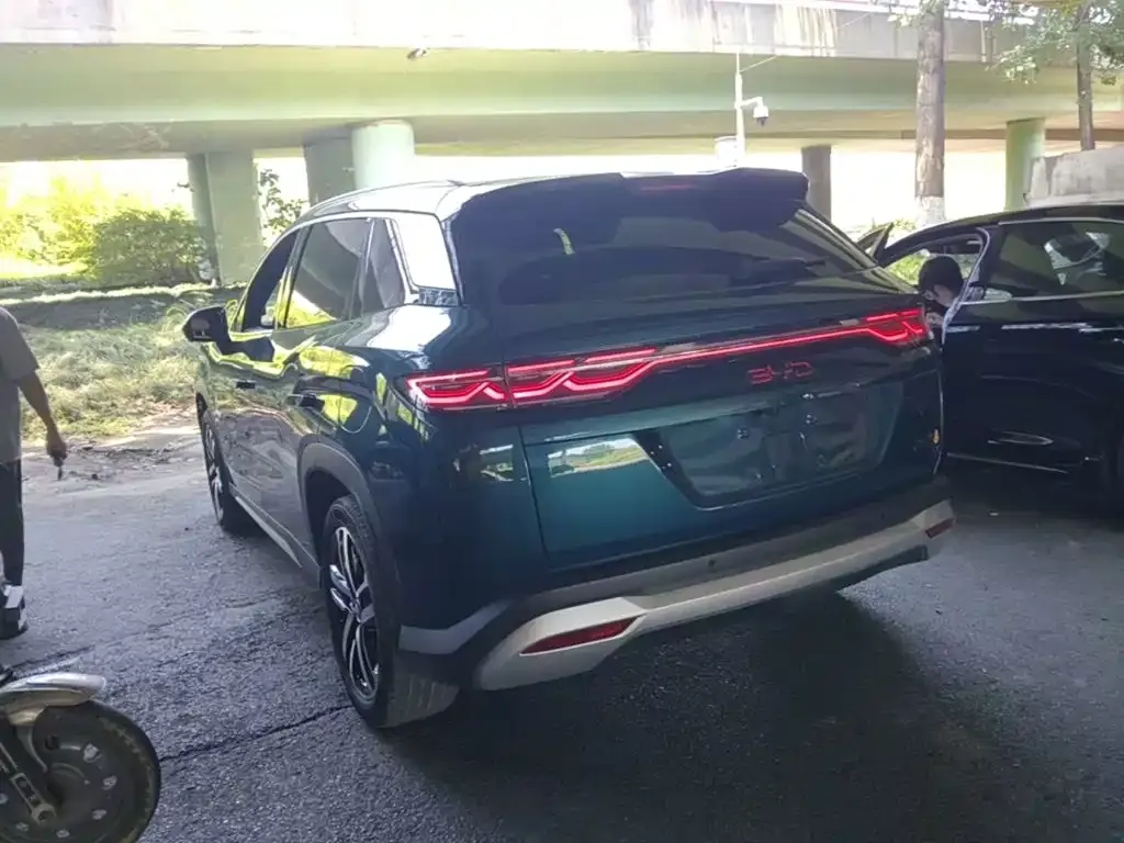 BYD L DM-i — фото 6