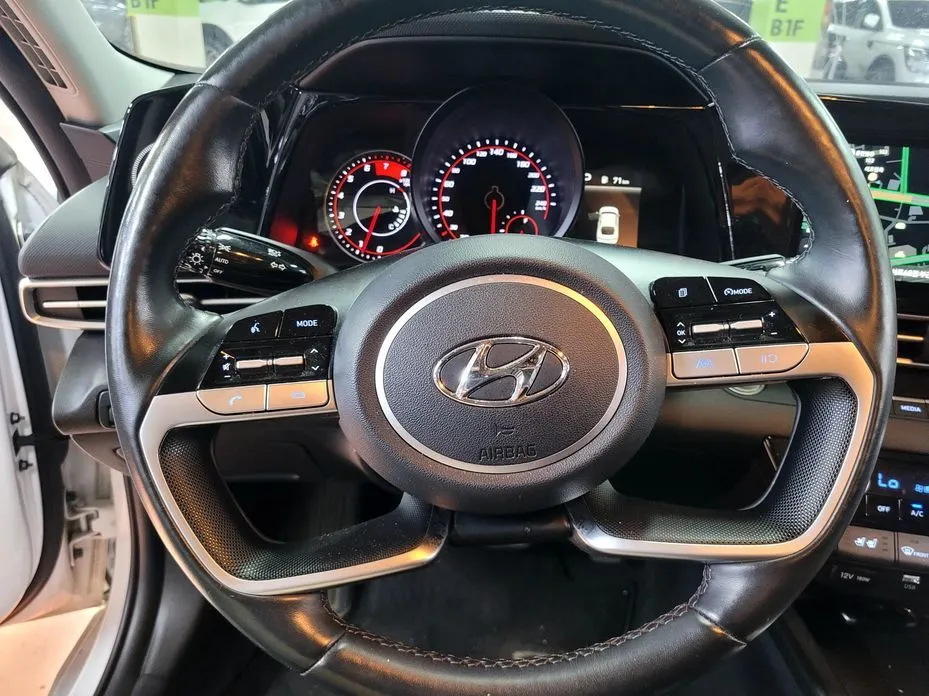 Hyundai AVANTE — фото 10