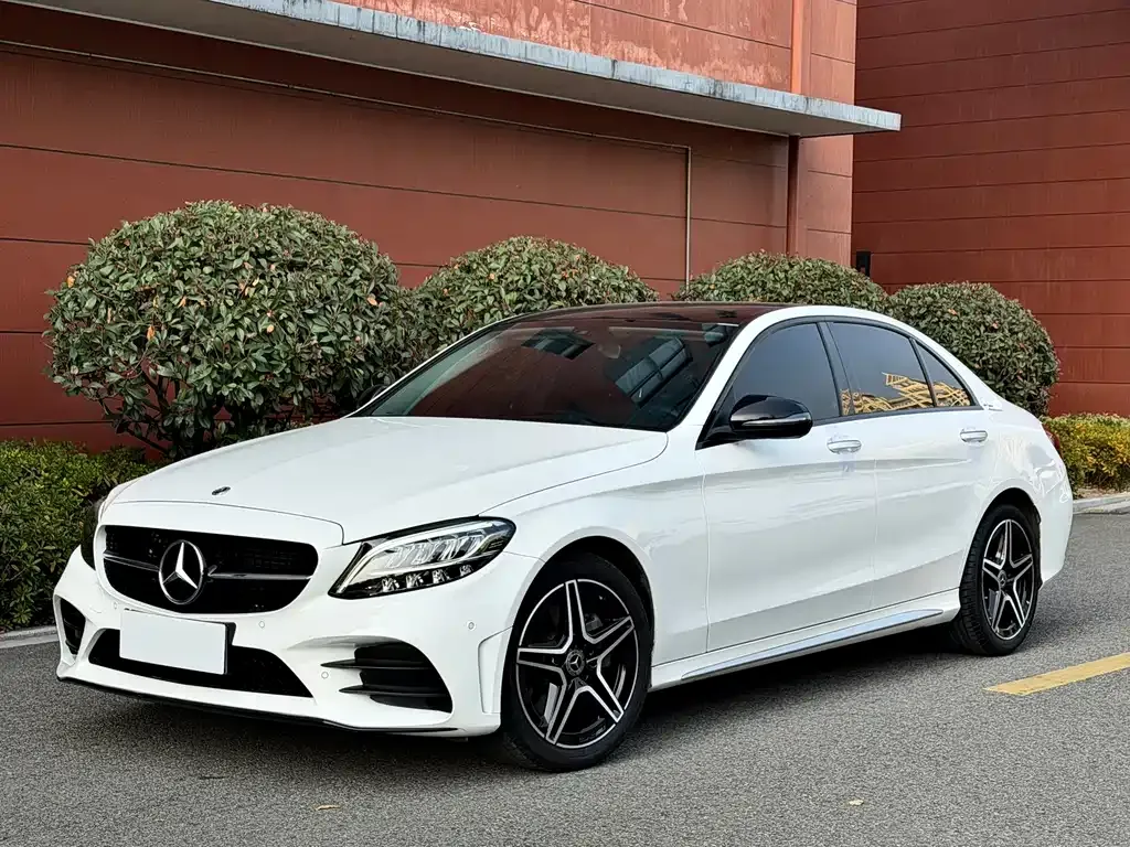 Mercedes-Benz C-Class — фото 1