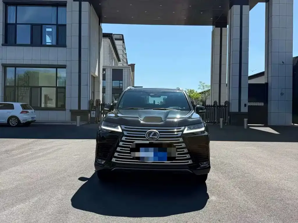 Lexus LX — фото 2