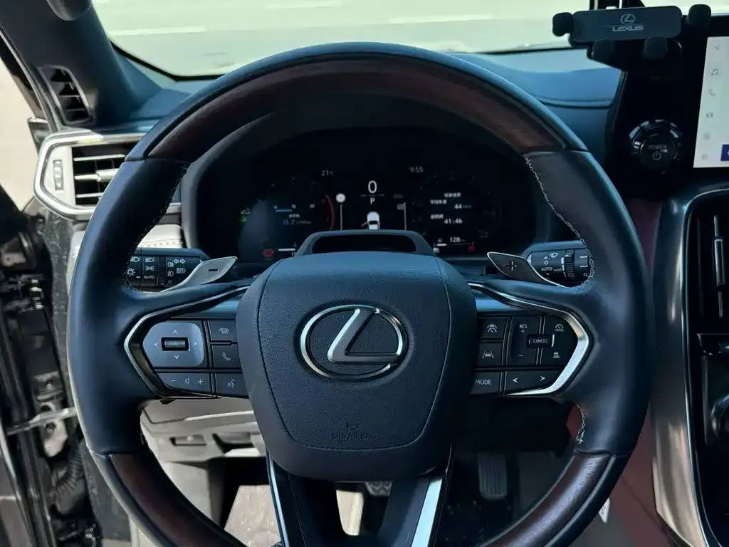 Lexus LX — фото 6