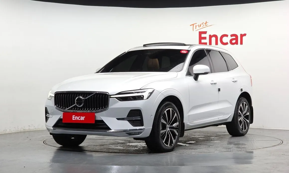 Volvo XC60 — фото 1