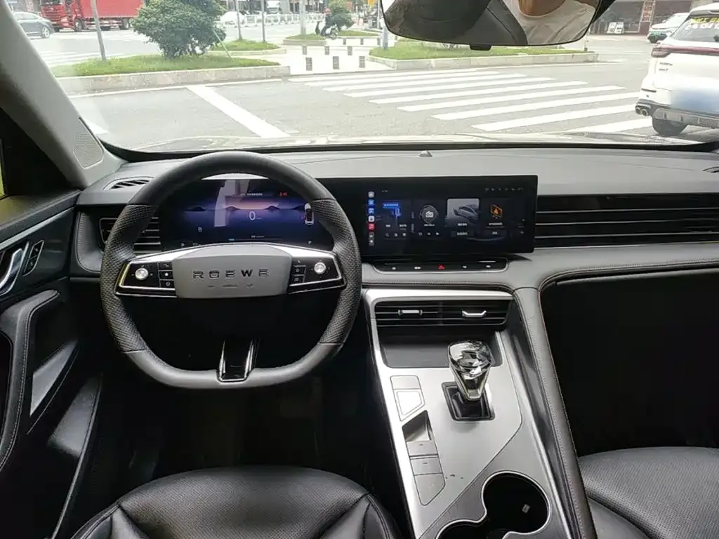 Roewe RX5 — фото 2