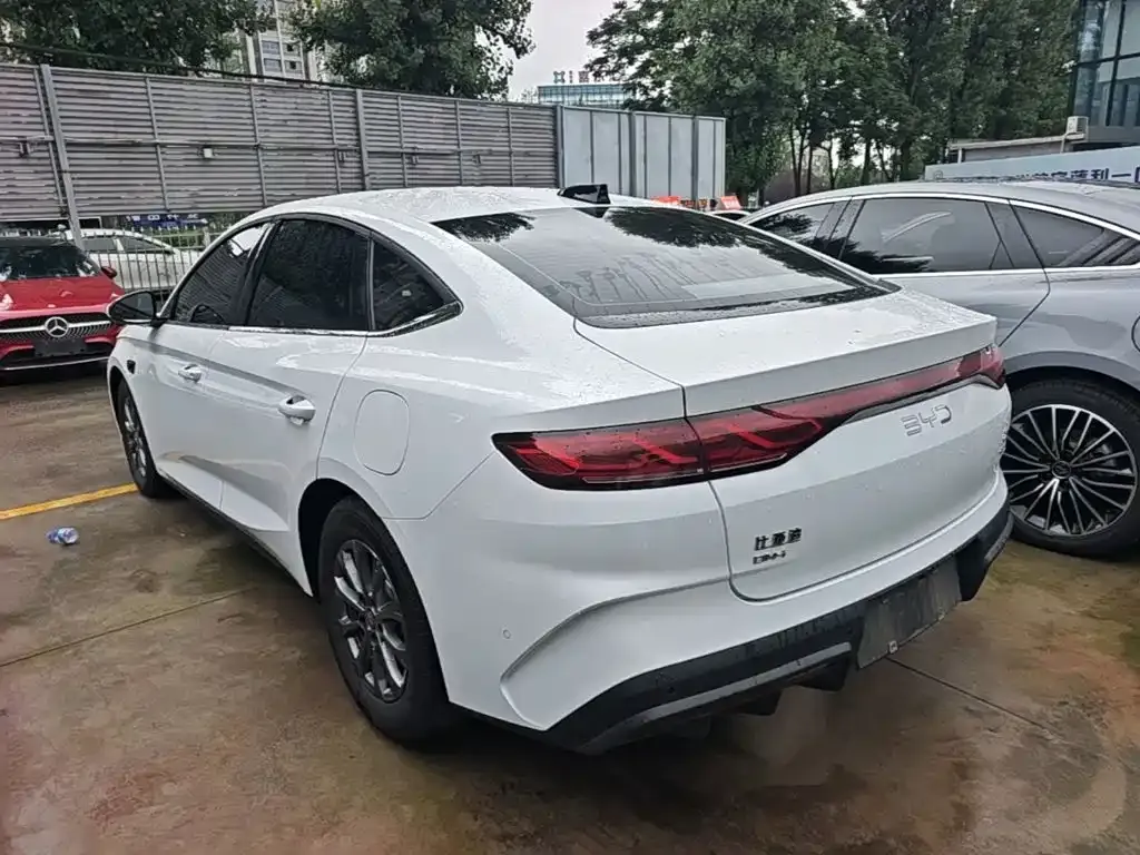BYD Qin L — фото 5