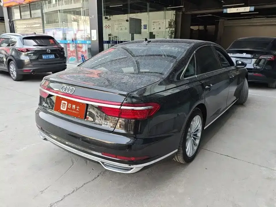 Audi A8 — фото 10