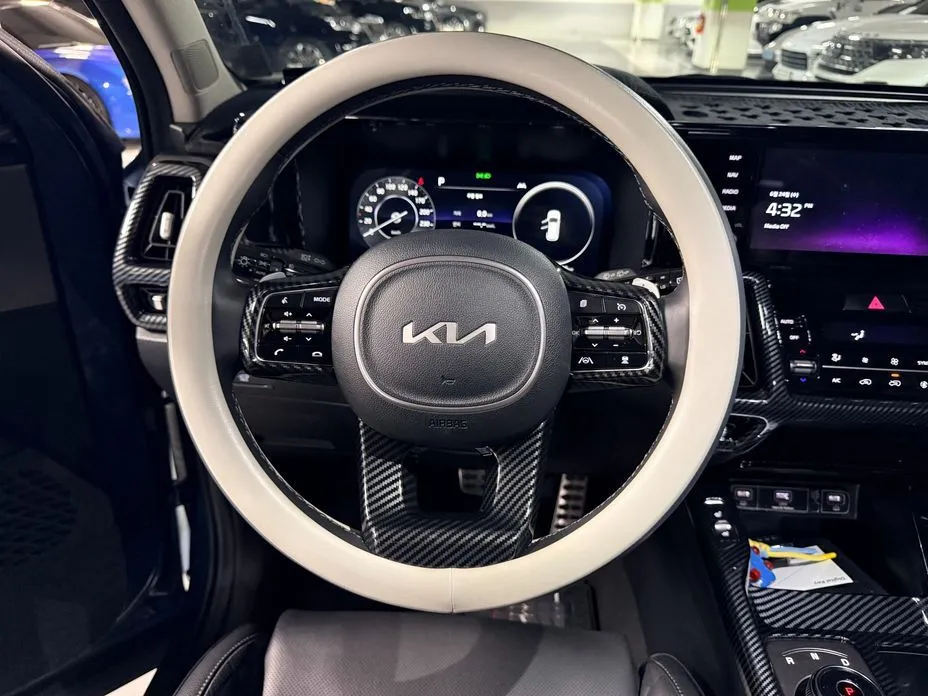 Kia Sorento — фото 6