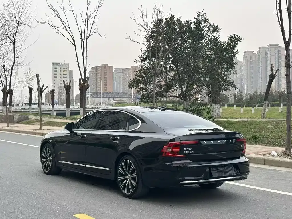 Volvo S90 — фото 8