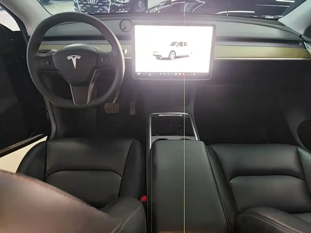 Tesla Model Y — фото 5