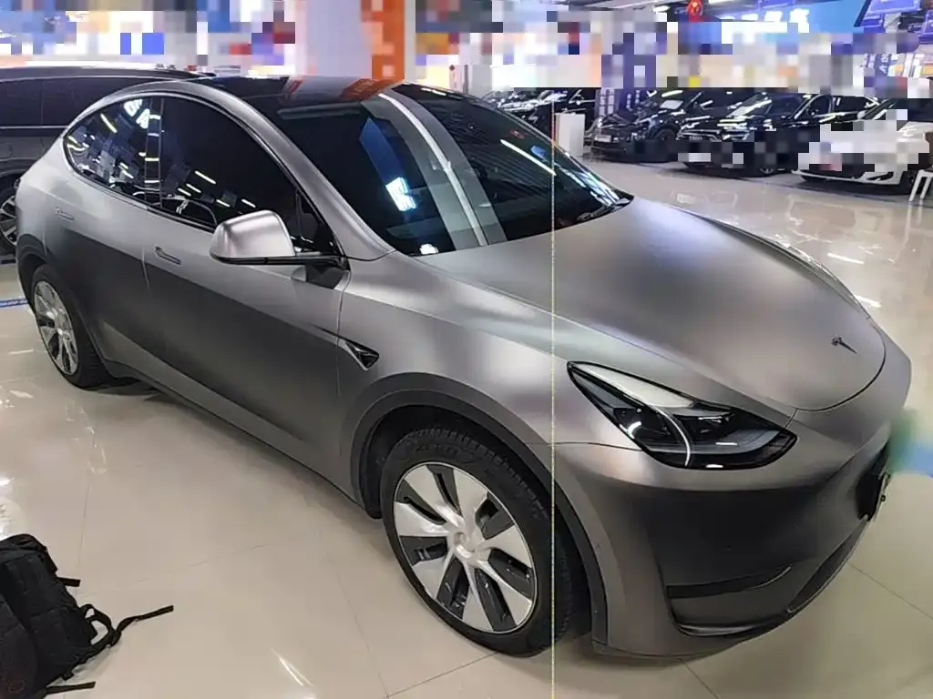 Tesla Model Y — фото 8