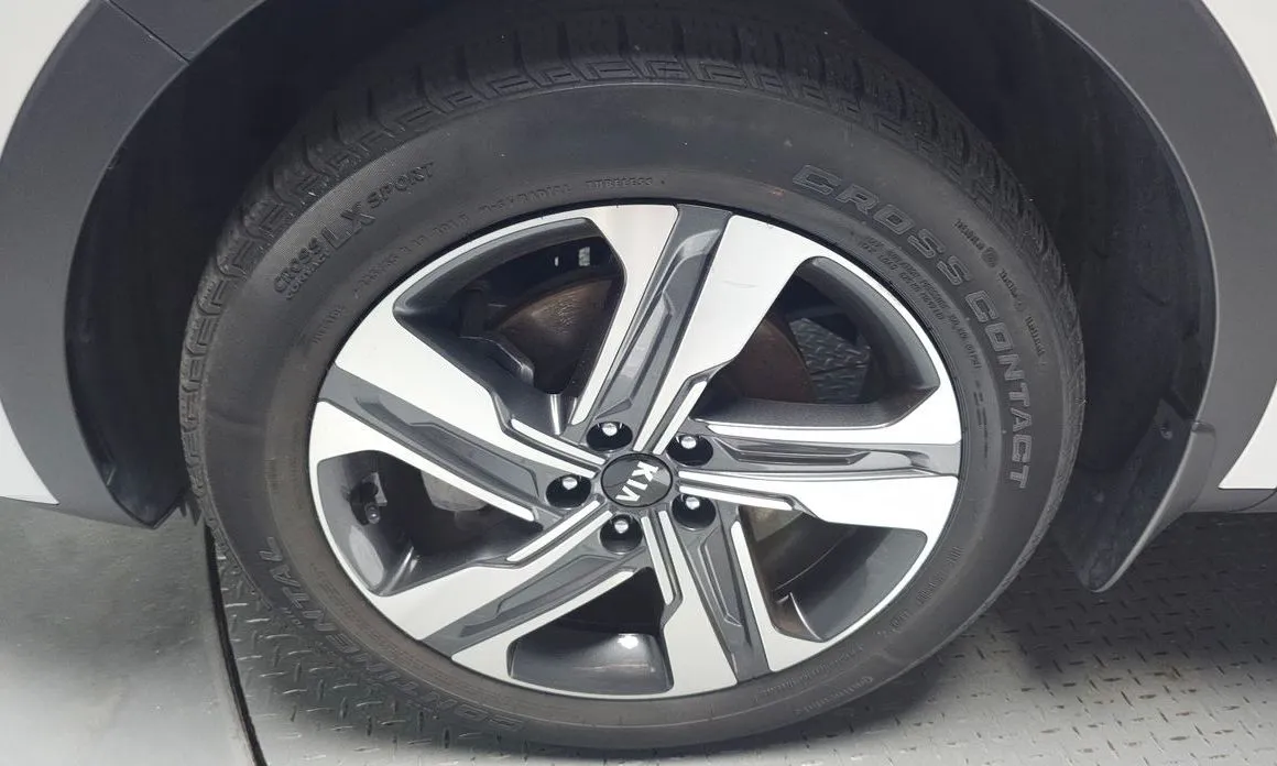 Kia Sorento — фото 8