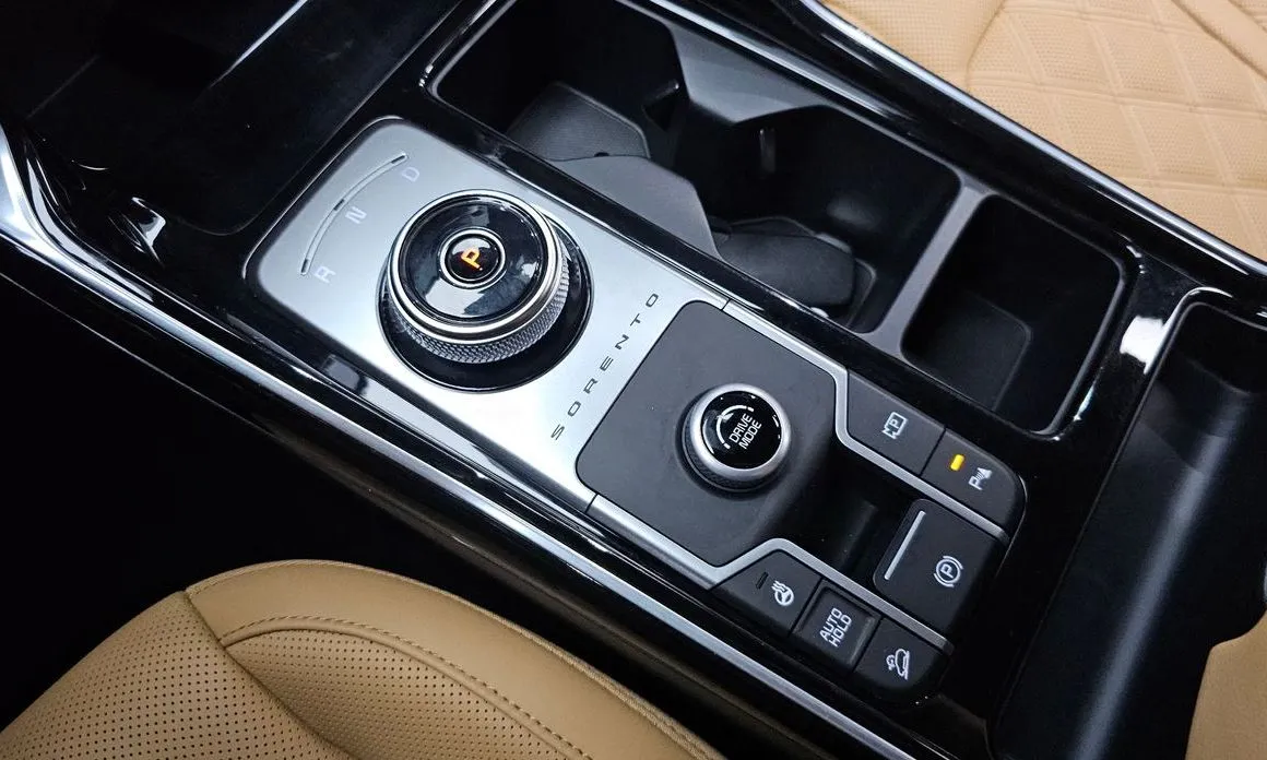 Kia Sorento — фото 7