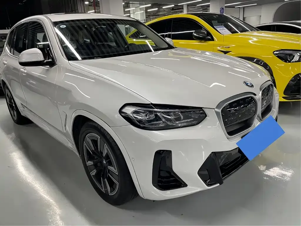BMW iX3 — фото 2