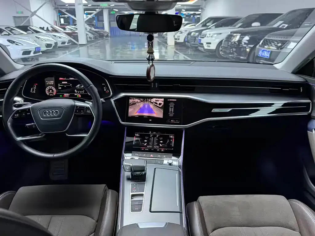 Audi A7L — фото 3