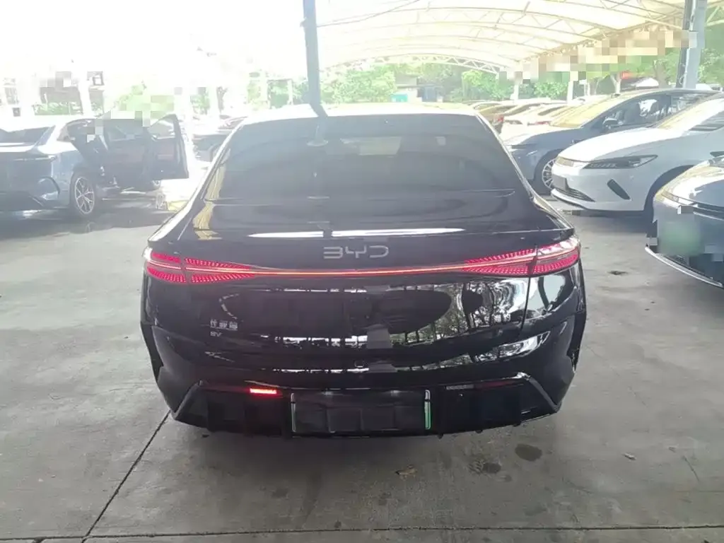 BYD Seal — фото 4