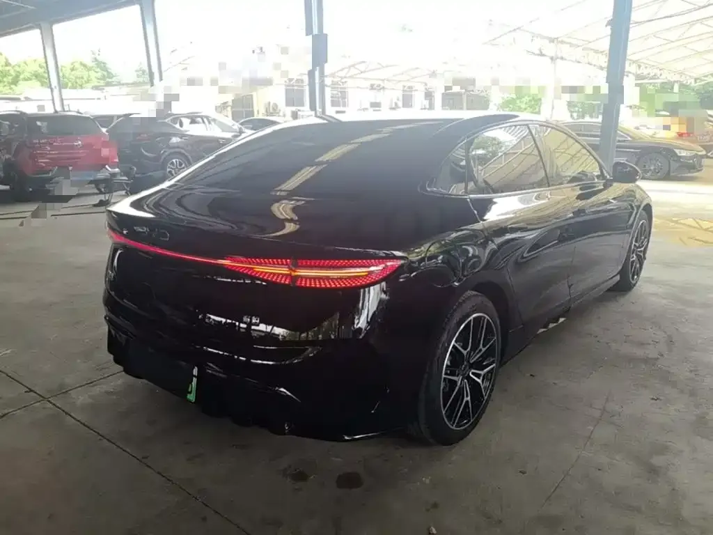 BYD Seal — фото 2