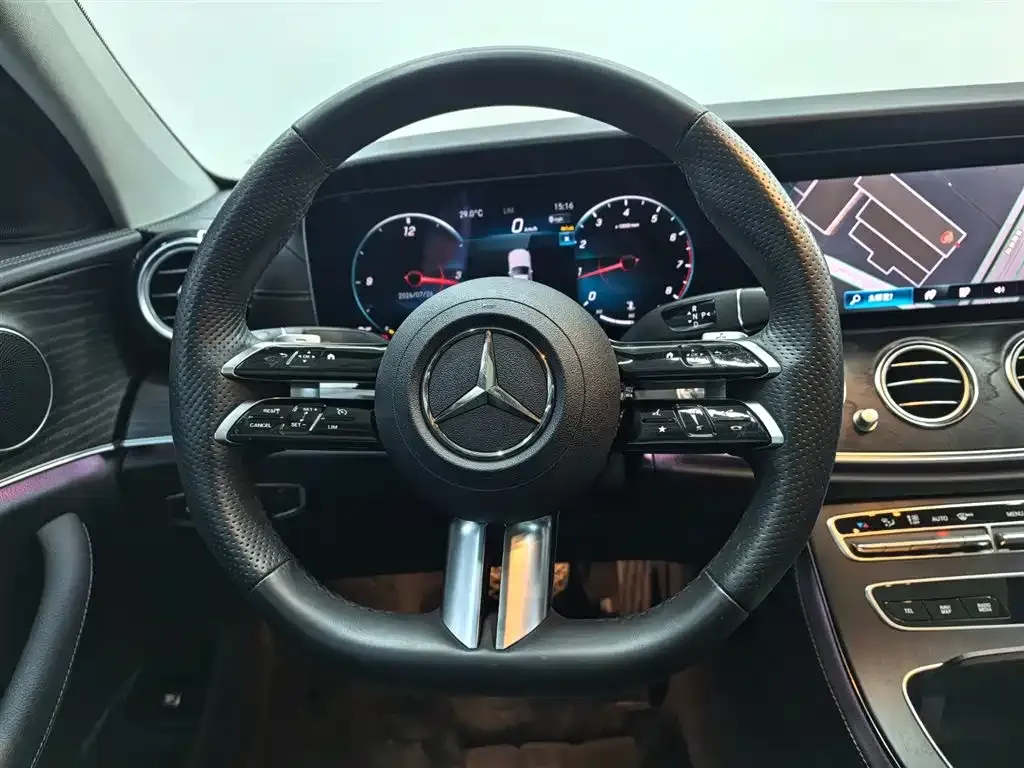 Mercedes-Benz E-Class (Import) — фото 9