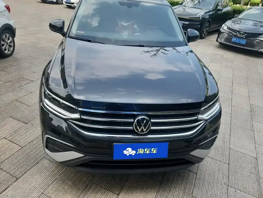 Volkswagen Tiguan L — фото 8