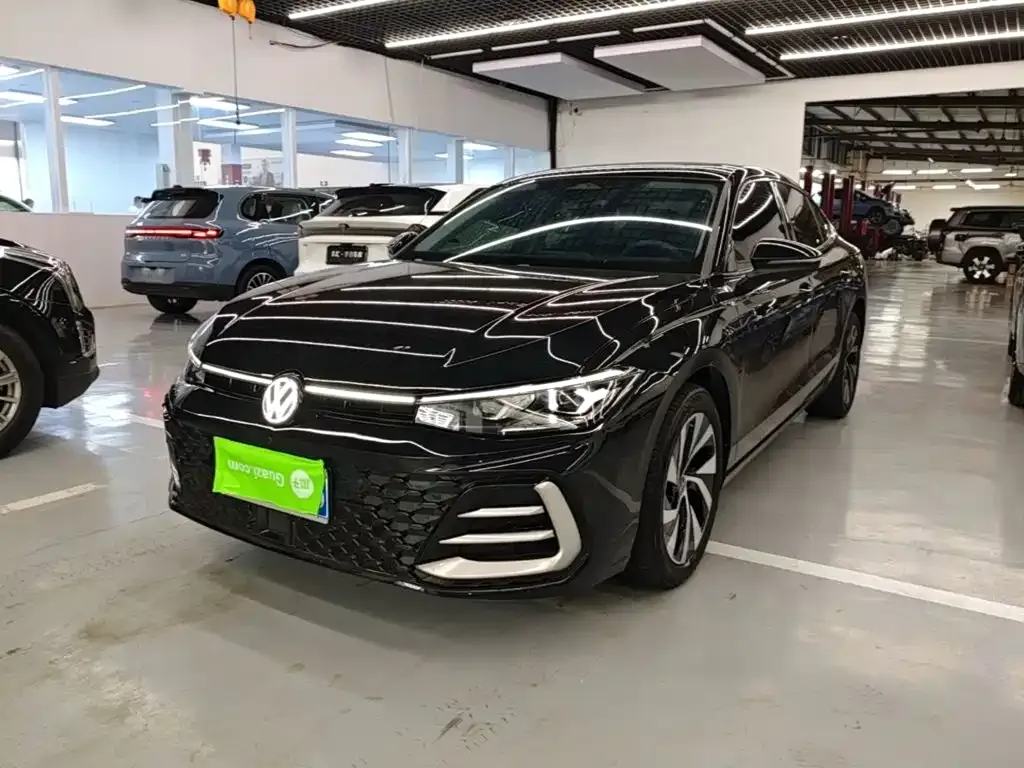 Volkswagen Passat — фото 1