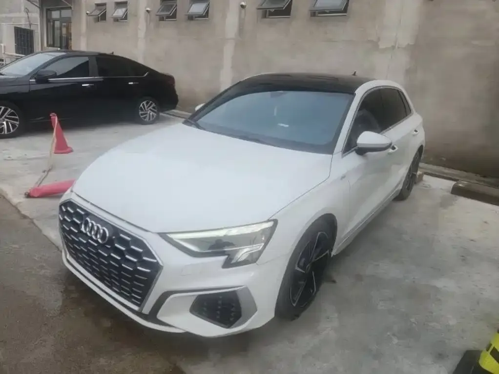 Audi A3 — фото 1