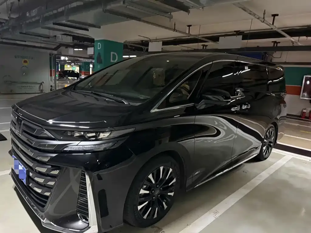 Toyota Vellfire — фото 3