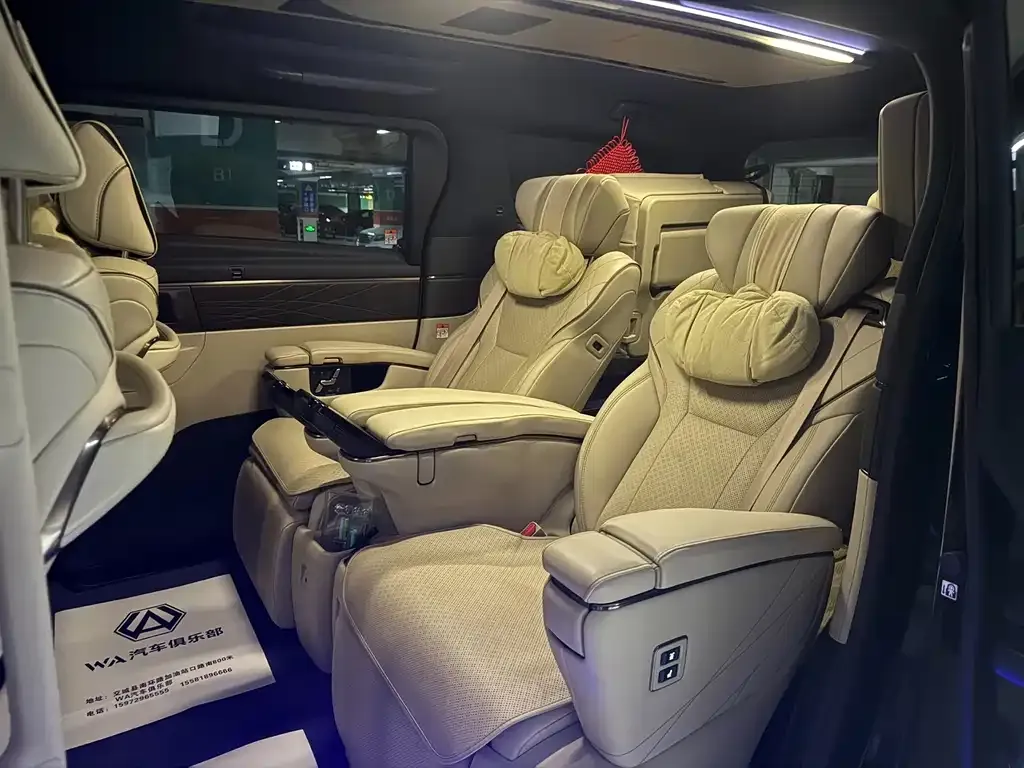 Toyota Vellfire — фото 4