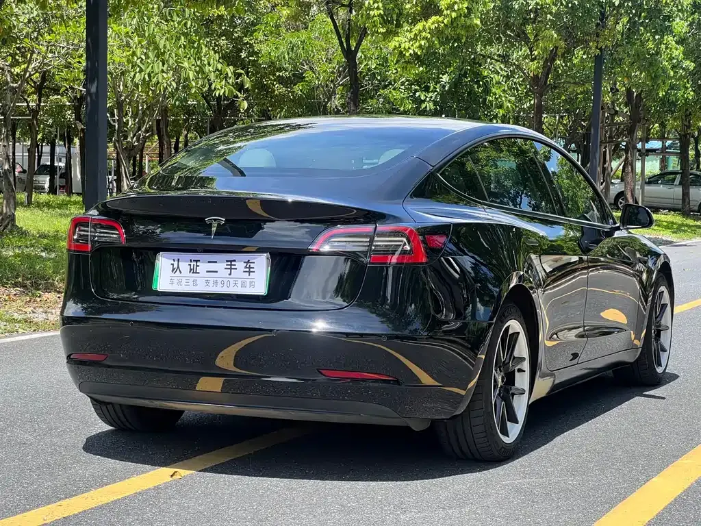 Tesla Model 3 — фото 7