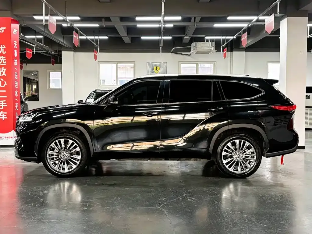 Toyota Highlander — фото 2