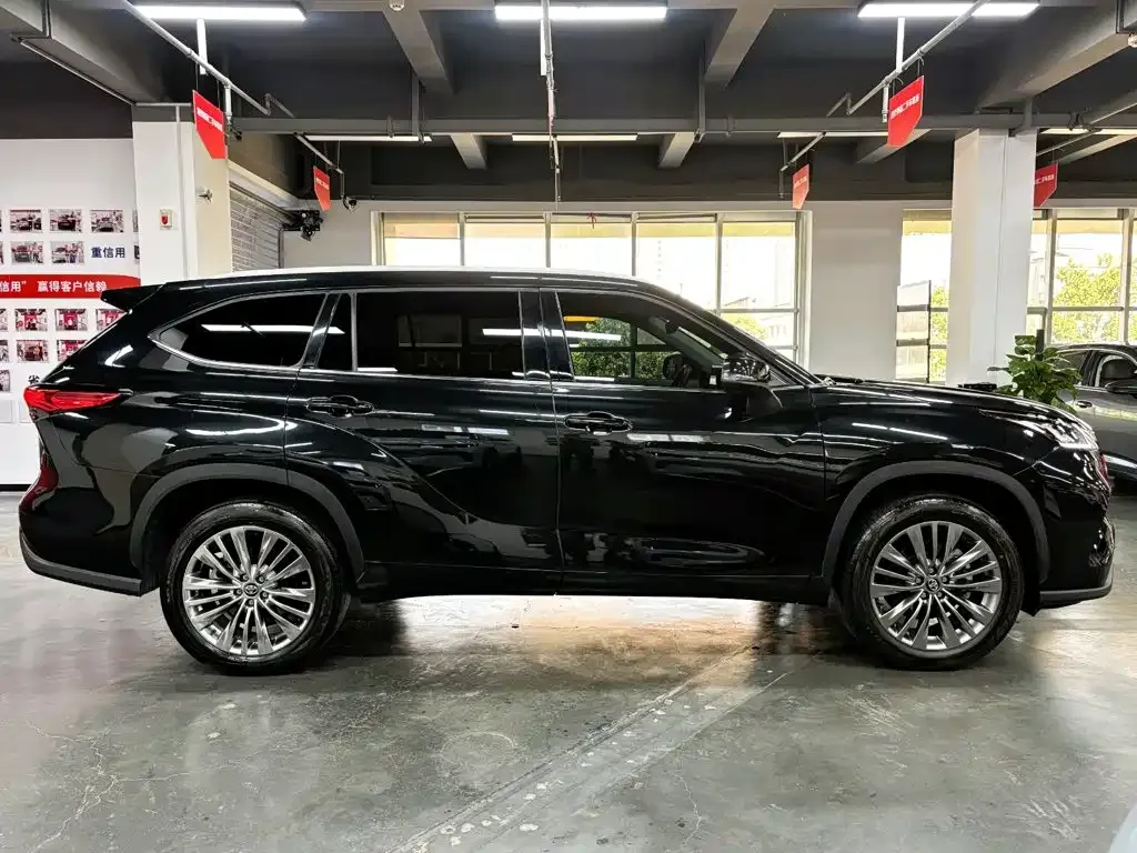 Toyota Highlander — фото 4