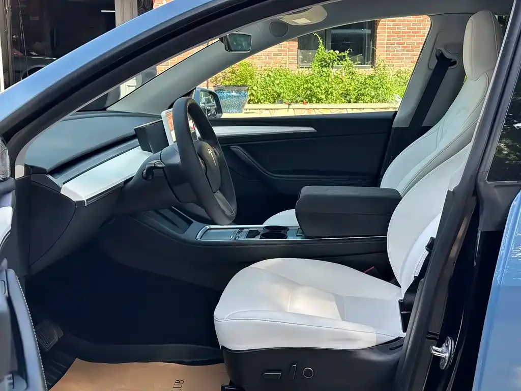 Tesla Model Y — фото 5