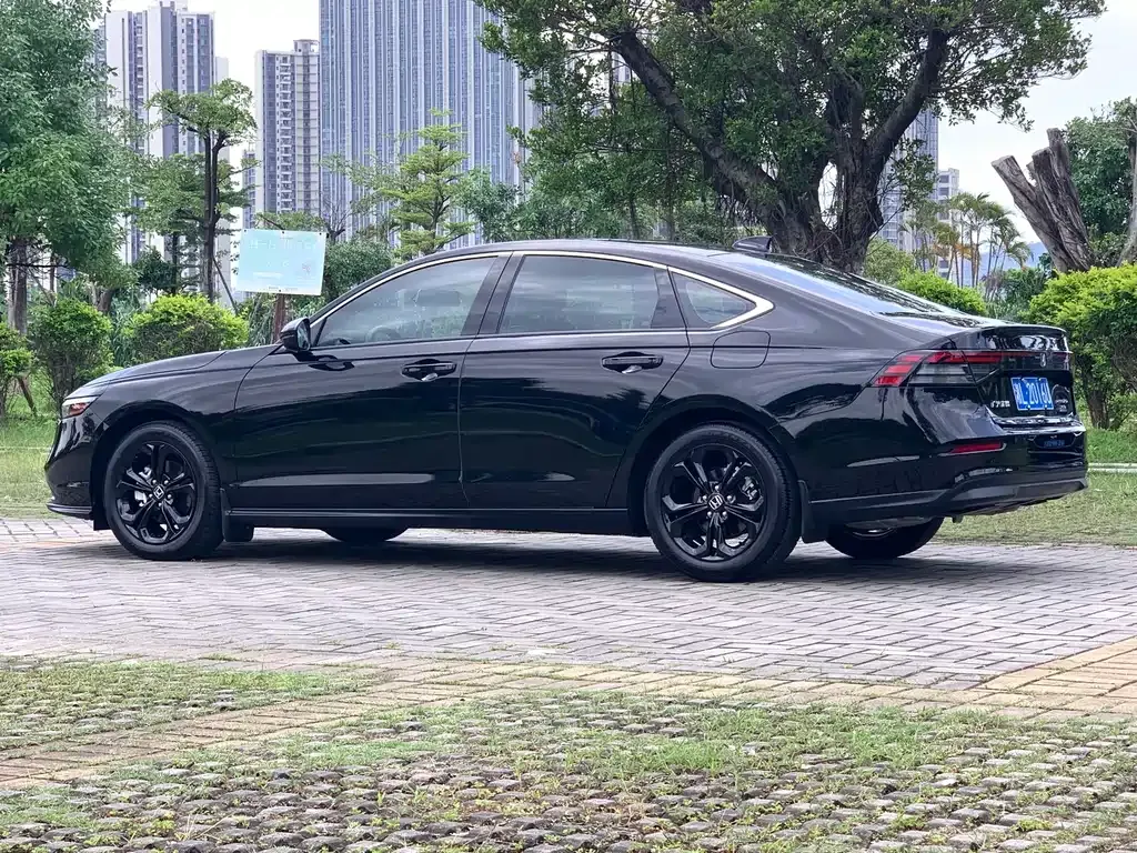 Honda Accord — фото 6