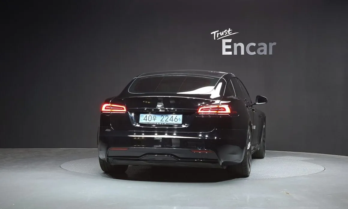 Tesla Model S — фото 2