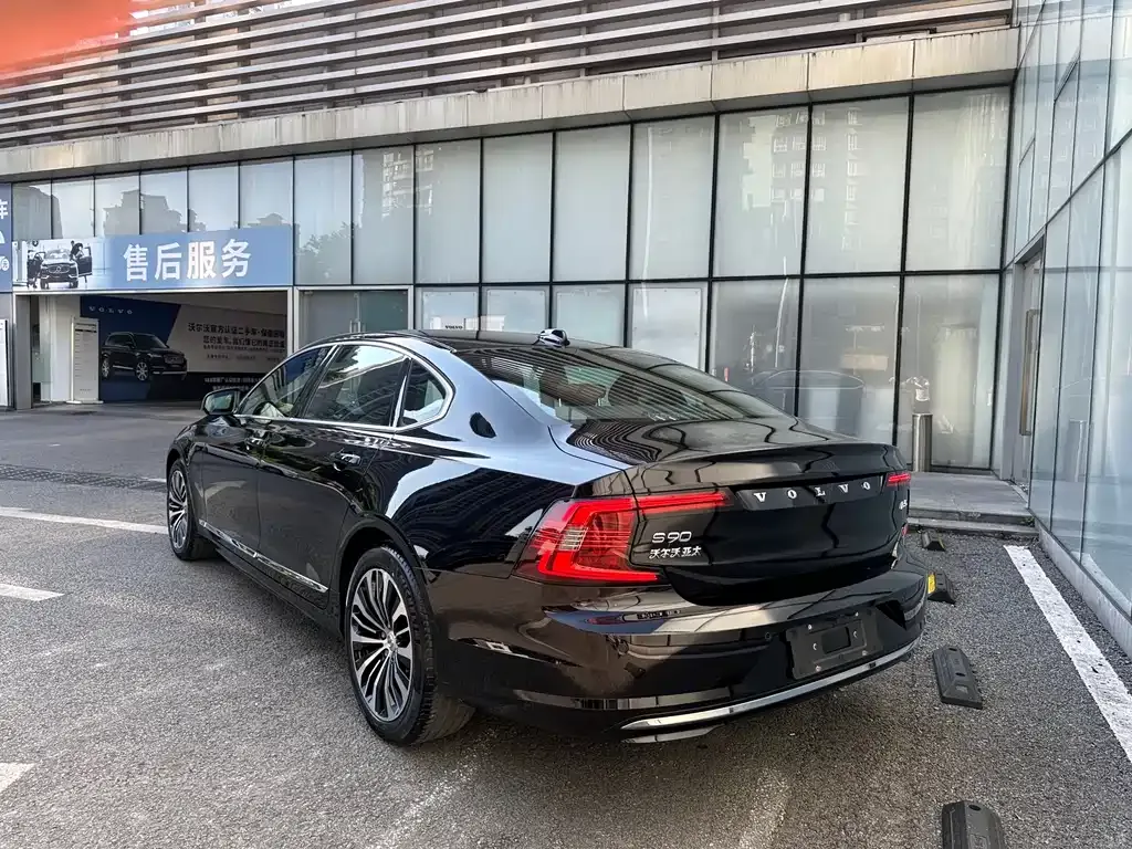 Volvo S90 — фото 5