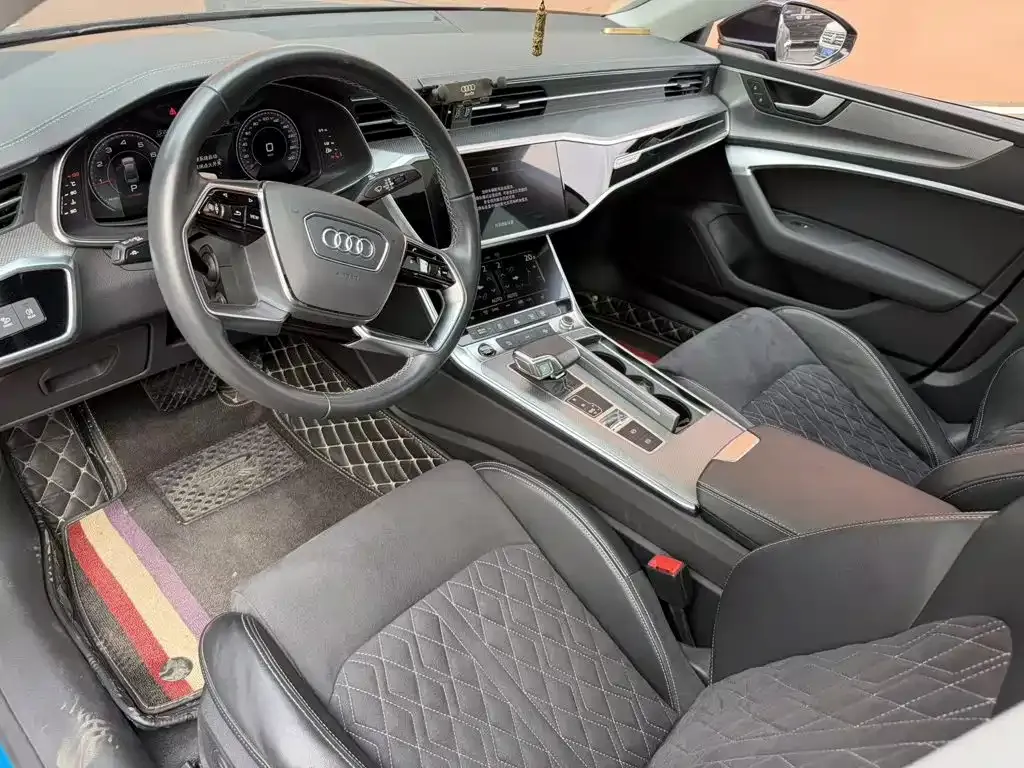 Audi A7L — фото 2