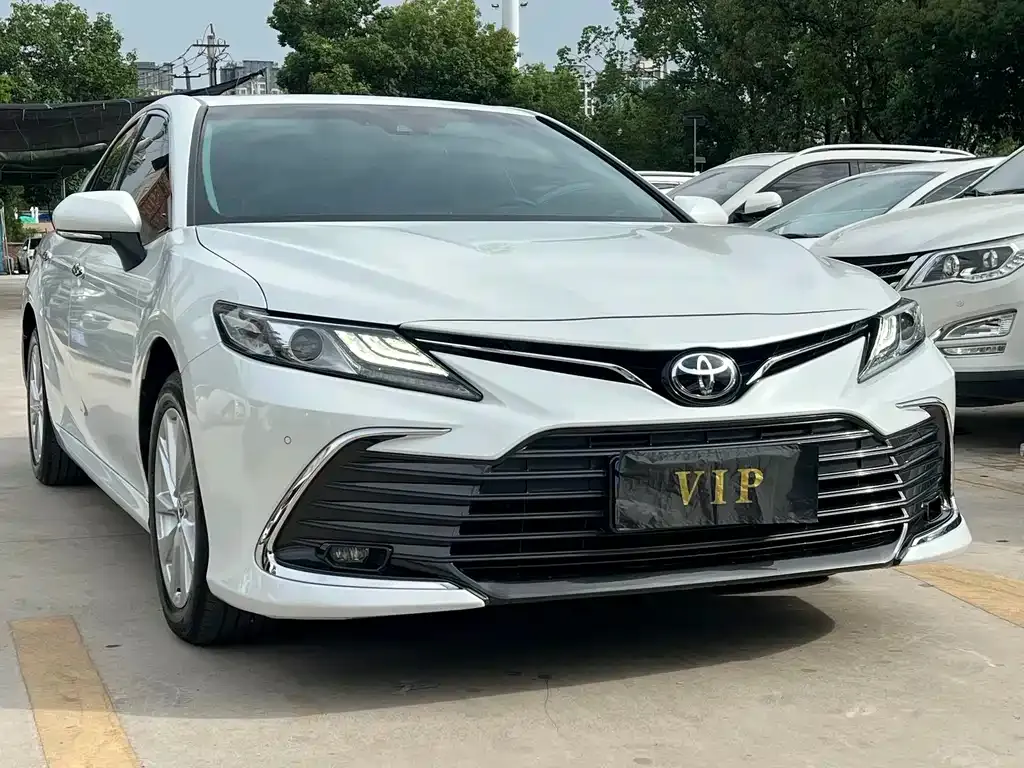 Toyota Camry — фото 9