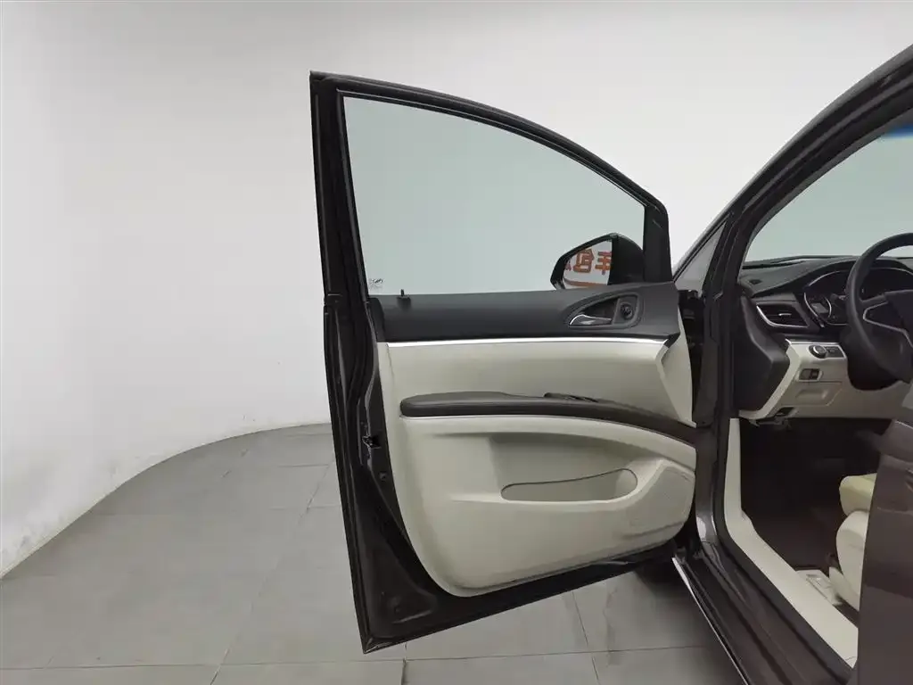 Buick GL8 2024 из CN, фото 10