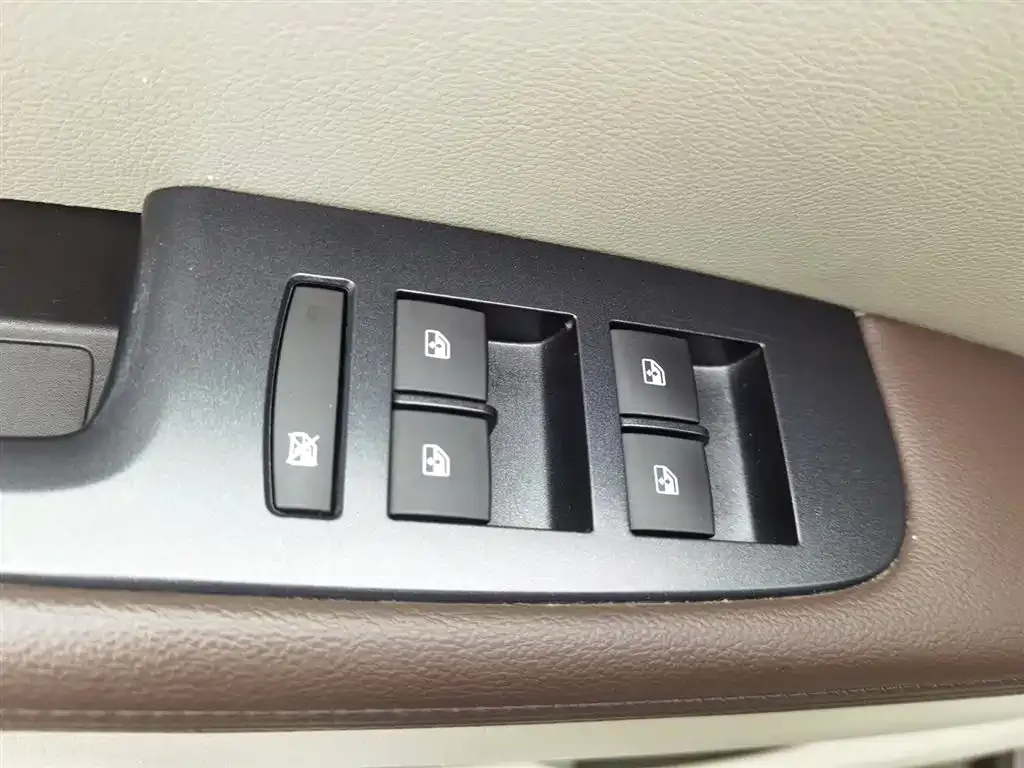 Buick GL8 2024 из CN, фото 8