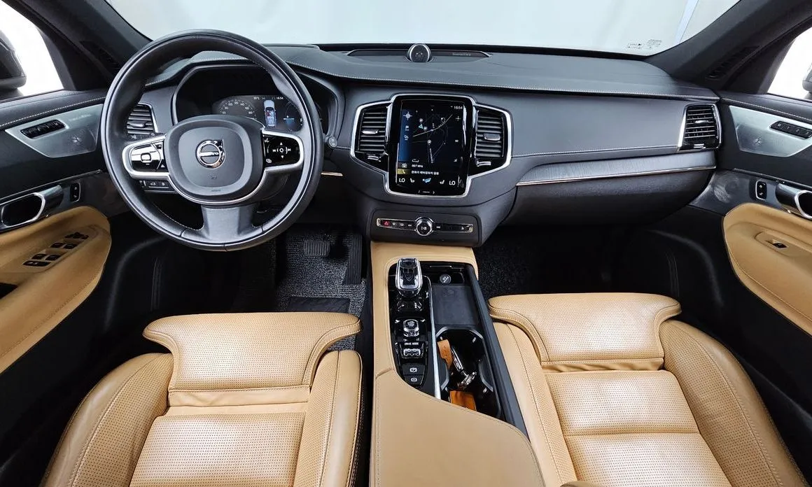 Volvo XC90 — фото 9