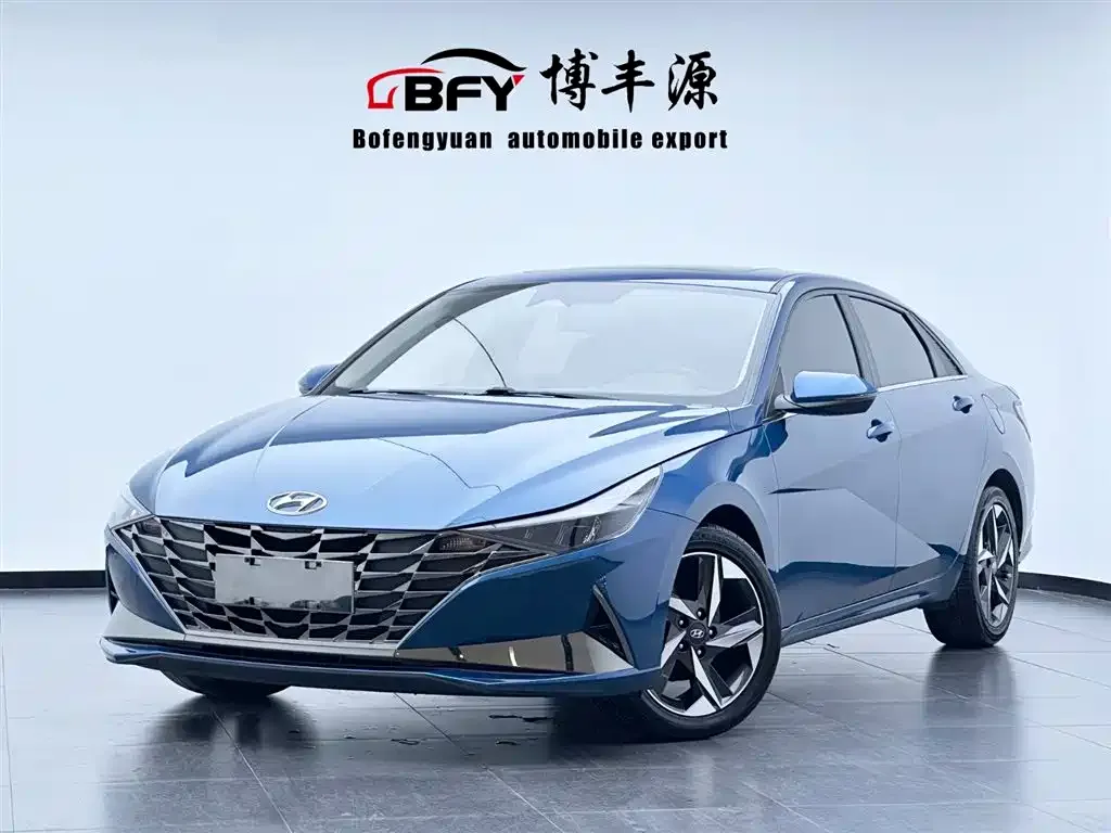 Hyundai Elantra — фото 1
