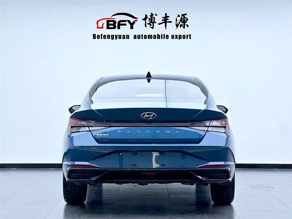 Hyundai Elantra — фото 3