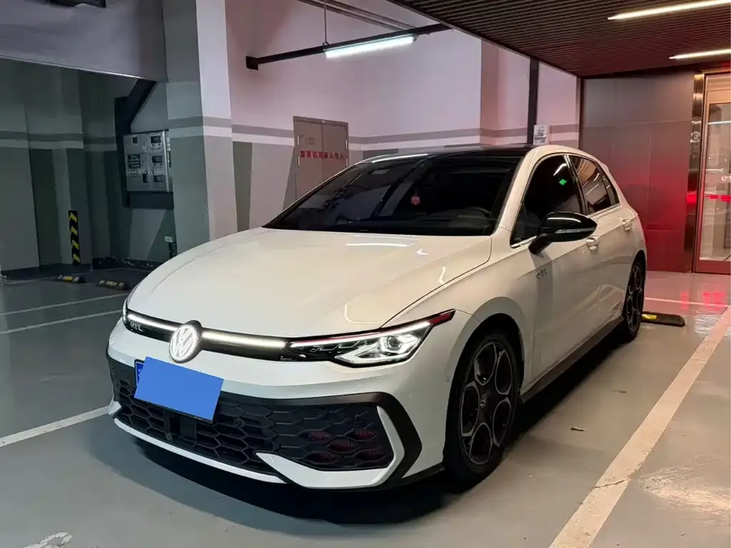 Volkswagen Golf GTI — фото 1
