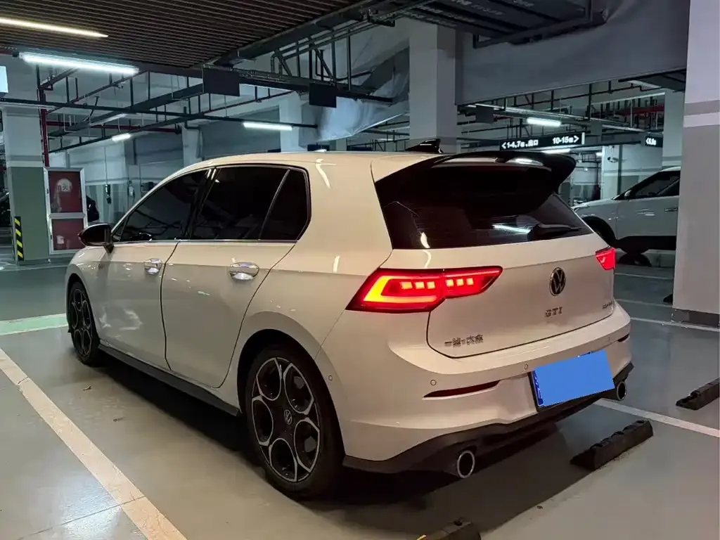 Volkswagen Golf GTI — фото 3
