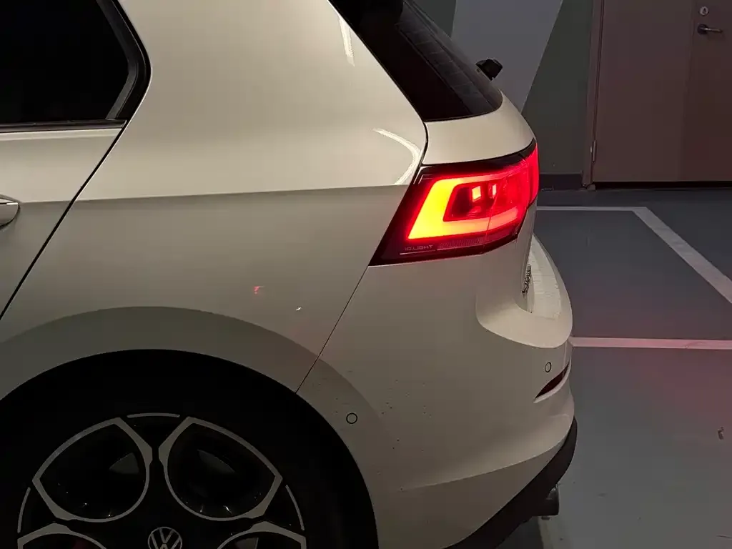 Volkswagen Golf GTI — фото 5