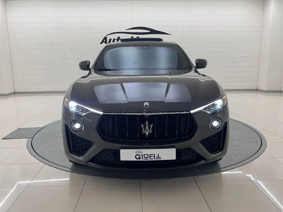 Maserati Levante — фото 1