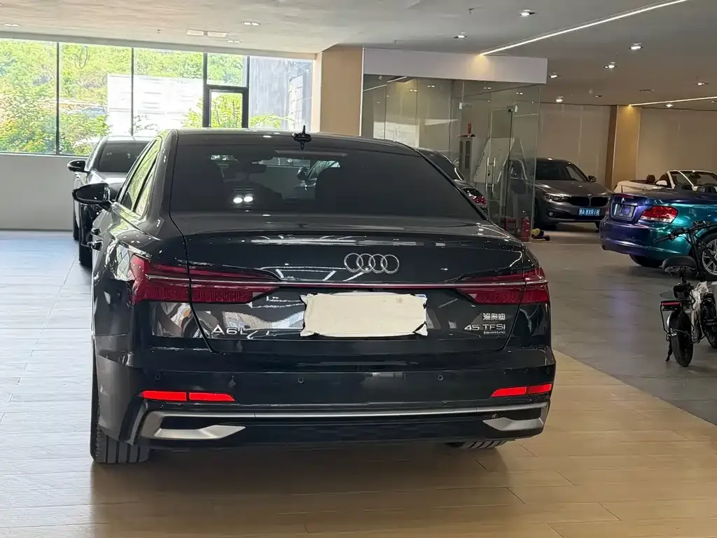 Audi A6L — фото 7