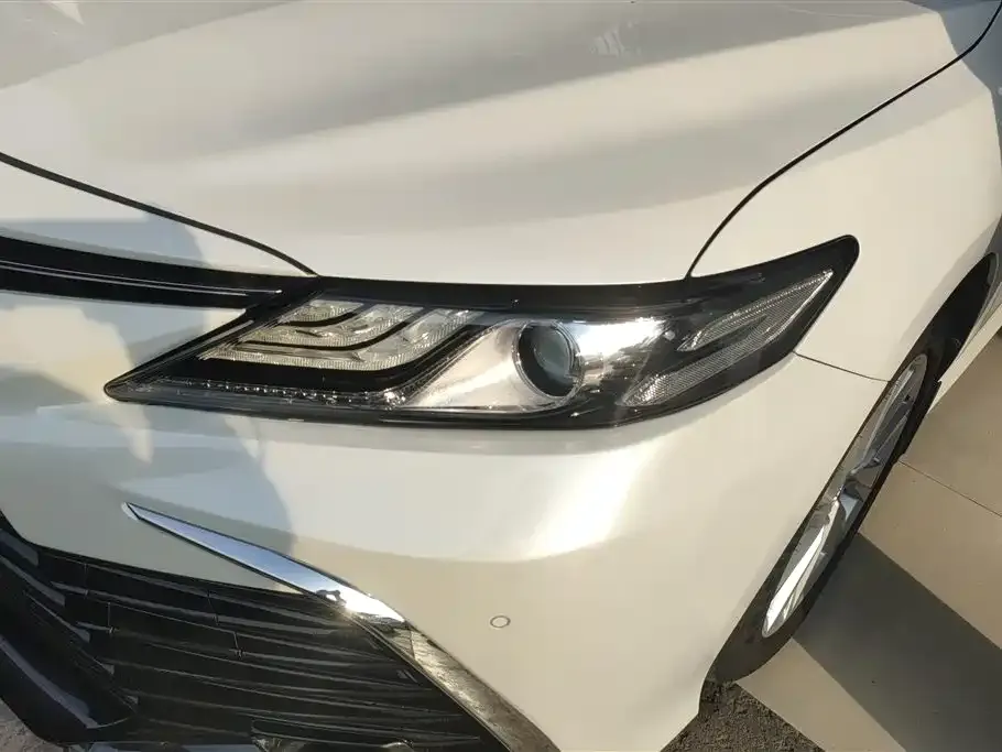 Toyota Camry — фото 8