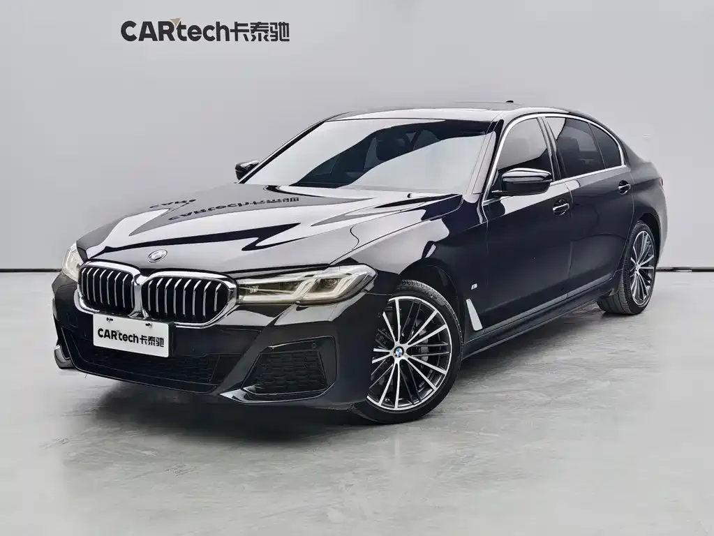 BMW 5 Series — фото 1