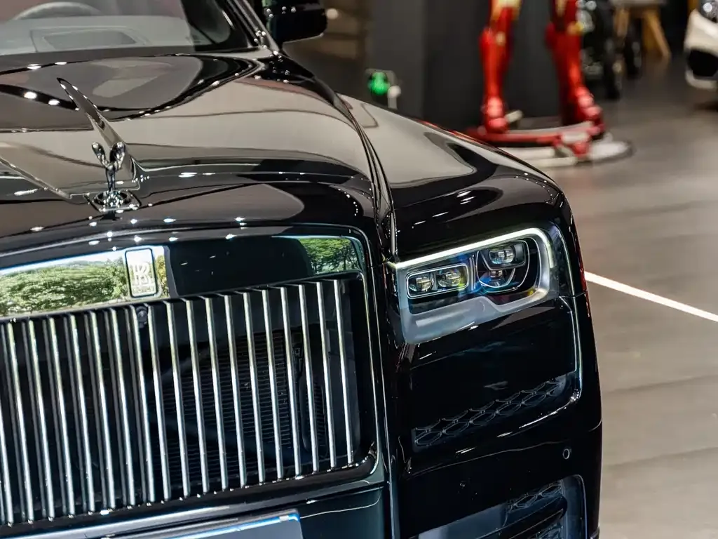 Rolls-Royce Cullinan — фото 9